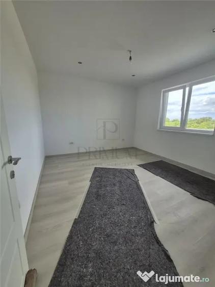 Casă cu 4 camere cu Teren 300 Mp în Moșnița Nouă
