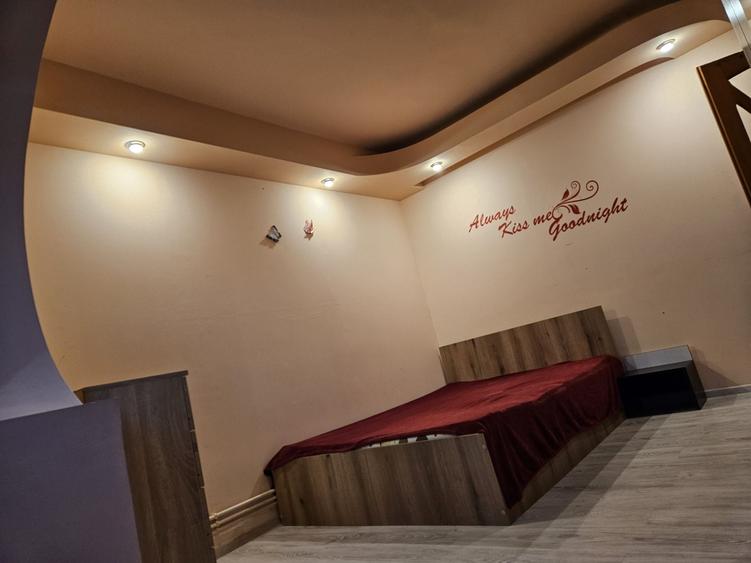 Apartament cu 3 camere decomandat în 1 Mai