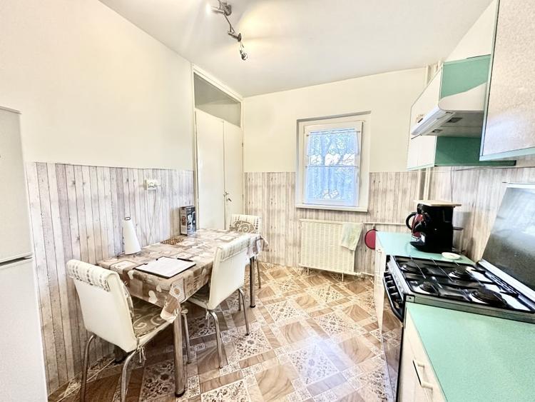 Apartament cu 3 camere semidecomandat, mobilat în Girocului