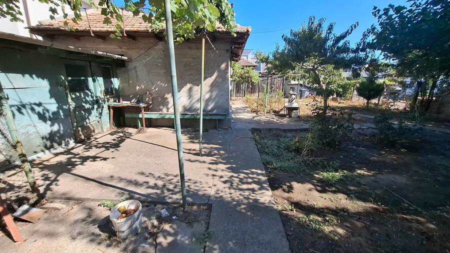 Casă individuală cu 3 camere cu Canalizare în Coiciu
