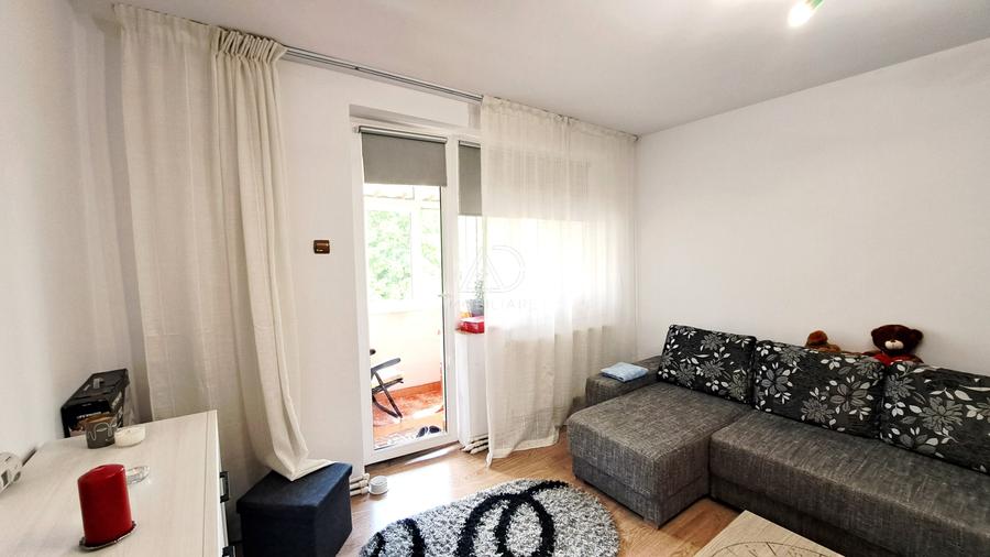 Apartament cu 2 camere semidecomandat, mobilat în Bumbești-Jiu