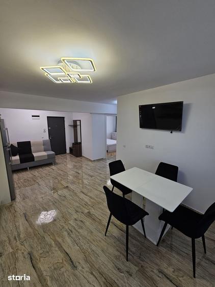 Apartament cu 3 camere decomandat în Dâmbul Rotund