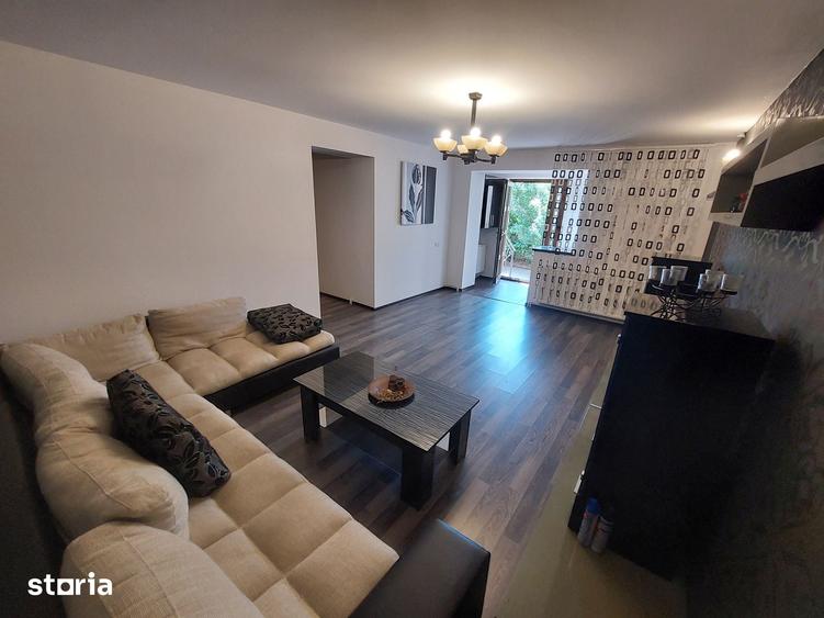 Casă cu 5 camere cu Teren 743 Mp în Central