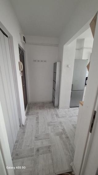 Inchiriez apartament 2 camere semidecomandat, etaj 3, Calea Bucuresti - 1