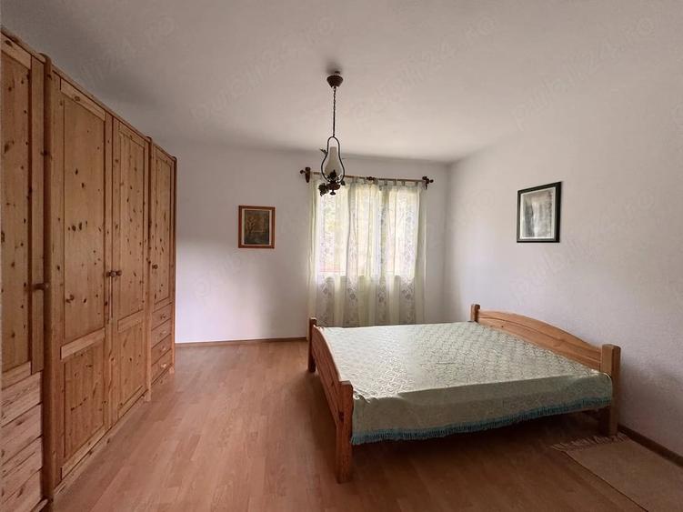 Casă cu 4 camere cu Teren 2877 Mp în Gărâna