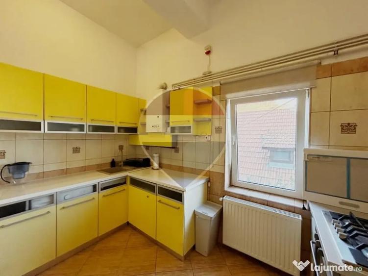 Apartament cu 3 camere semidecomandat în Primăverii