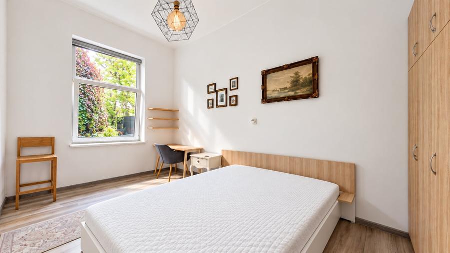 Apartament cu 2 camere semidecomandat, mobilat în Central