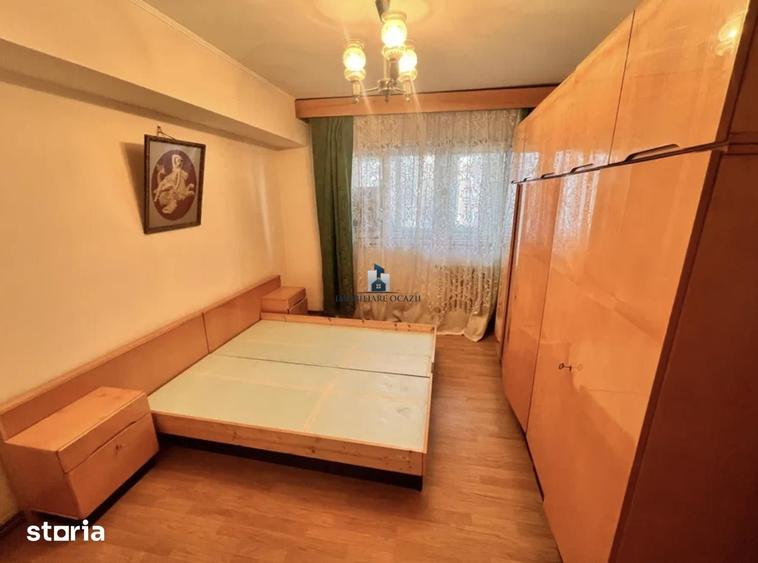 Apartament cu 4 camere semidecomandat în Berceni
