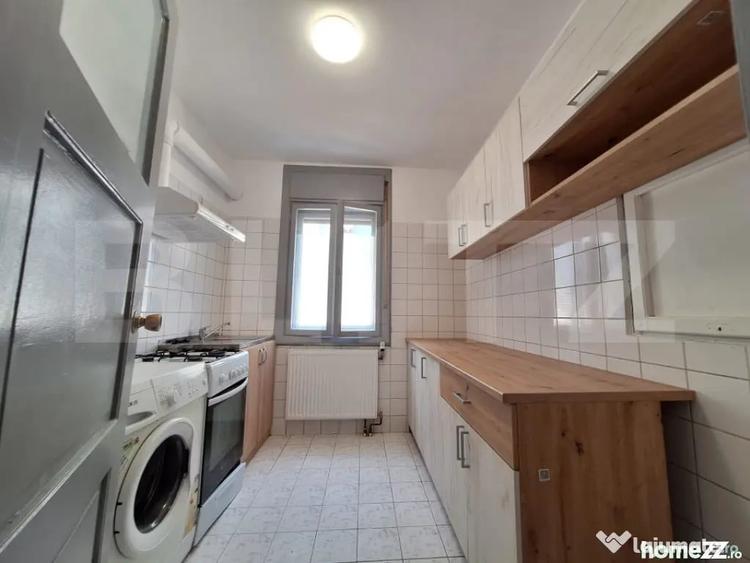 Casă cu 11 camere cu Teren 700 Mp în Bucovina