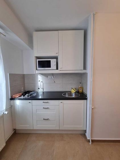 Garsonieră decomandată în Basarab