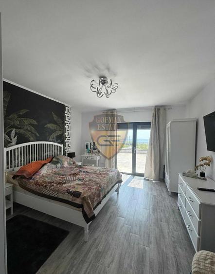 Penthouse cu 3 camere decomandat, mobilat în Costinești
