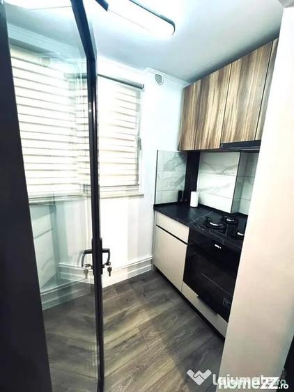 Apartament cu 3 camere decomandat în Poarta 6