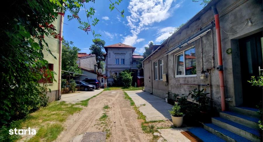 Apartament cu 5 camere în Victoriei