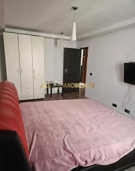 Apartament cu 3 camere semidecomandat, mobilat în Drumul Taberei