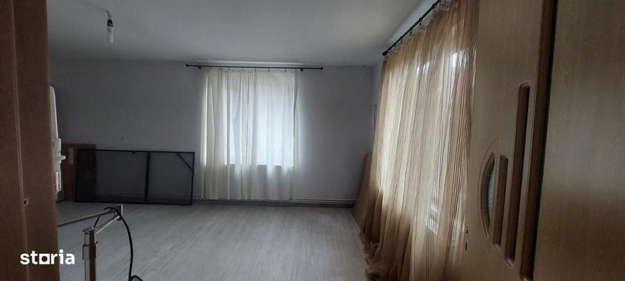 Casă cu 3 camere cu Teren 208 Mp în Moieciu