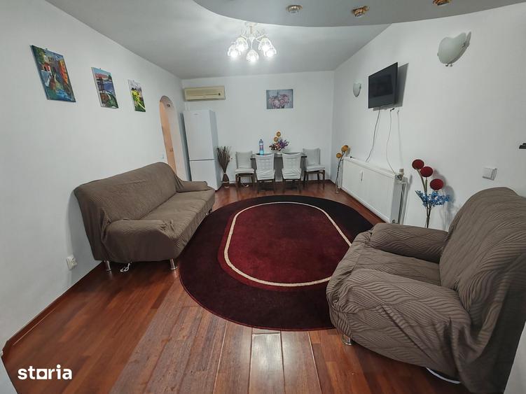 Apartament cu 3 camere în Tei