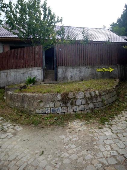 Casă cu 2 camere în Central
