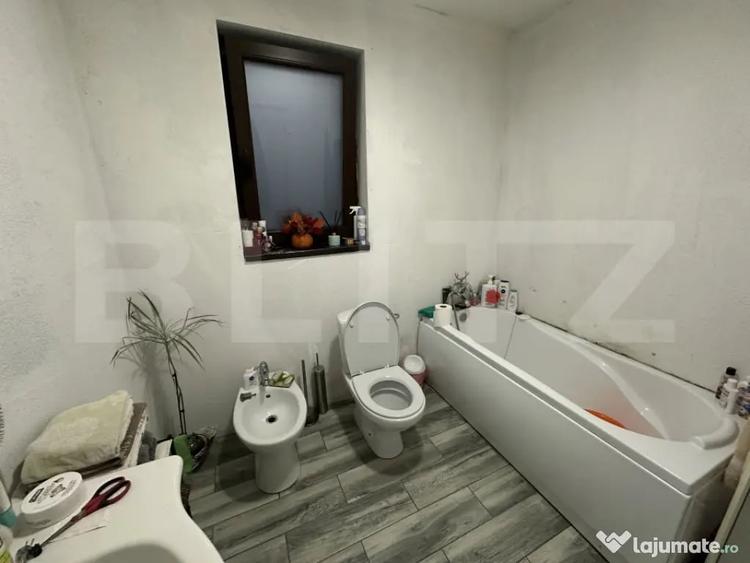 Casă cu 4 camere cu Teren 557 Mp în Păulești