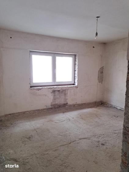 Apartament cu 2 camere decomandat în Carpați 2
