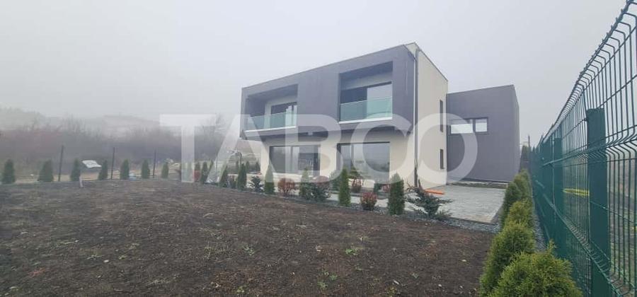 Casă individuală cu 4 camere cu Garaj în Piața Cluj