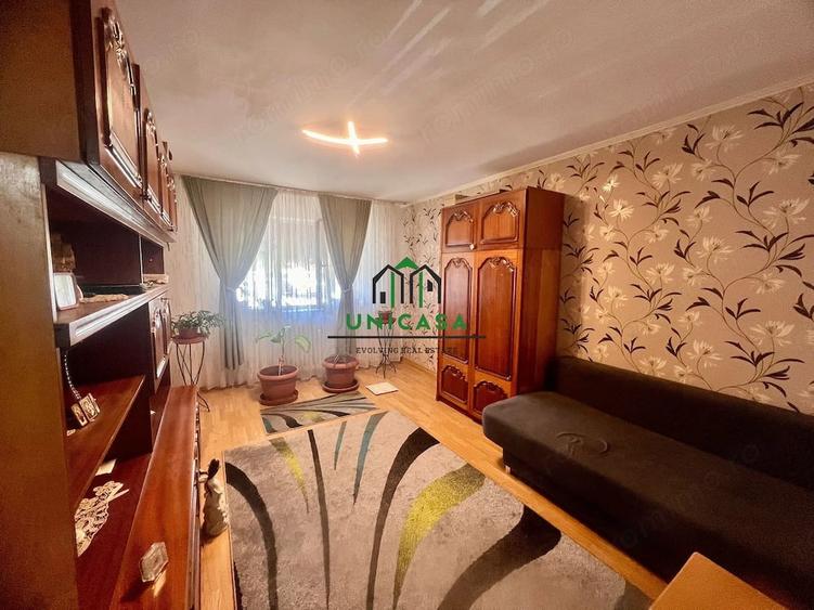Apartament cu 2 camere decomandat în Căzănești (Râmnicu Vâlcea)