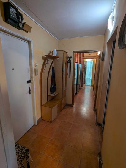 Apartament cu 3 camere decomandat în Nicolae Bălcescu