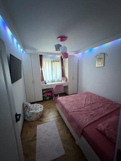 Apartament cu 4 camere decomandat în Ultracentral