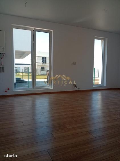 Casă cu 3 camere cu Teren 335 Mp în Vidra
