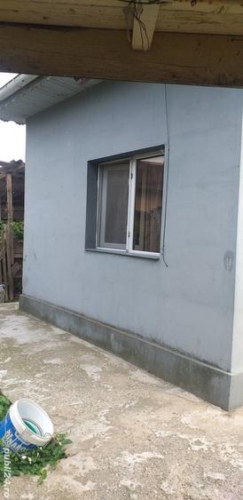 Casă cu 3 camere cu Teren 1700 Mp în Izvoarele