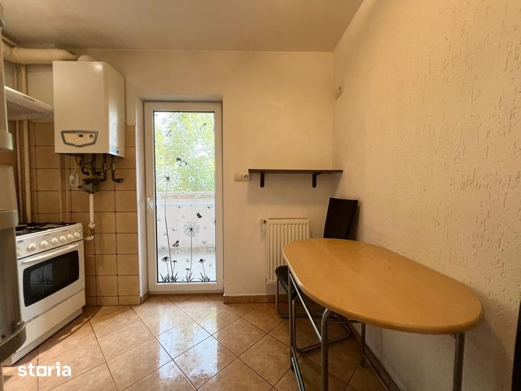 Apartament cu 3 camere decomandat în Lunei