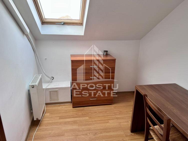 Apartament cu 2 camere semidecomandat, mobilat în Lunei