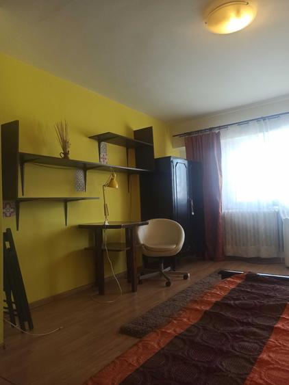 Garsonieră decomandată în Central