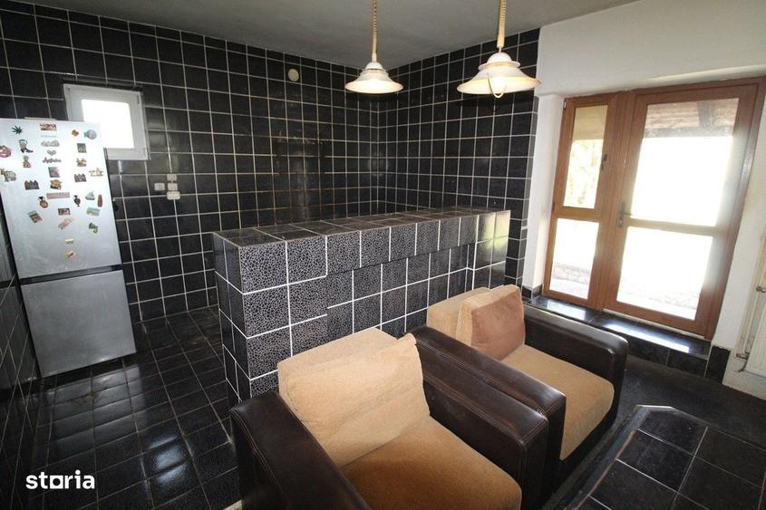 Casă cu 4 camere decomandat cu Teren 335 Mp în Central