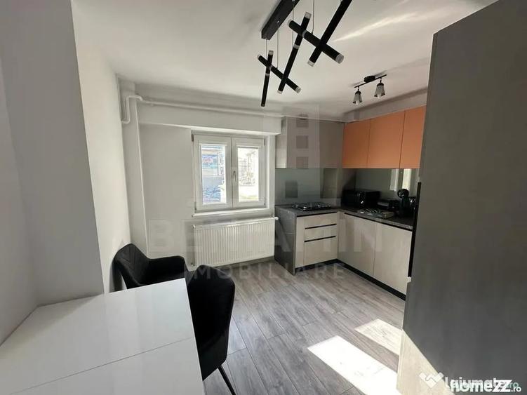 Apartament cu 4 camere decomandat în Ultracentral