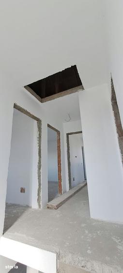 Casă cu 4 camere cu Teren 484 Mp în Joița
