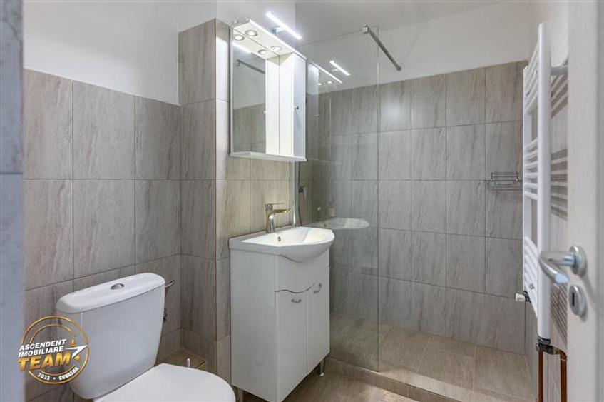 Apartament cu 2 camere semidecomandat, mobilat în Central