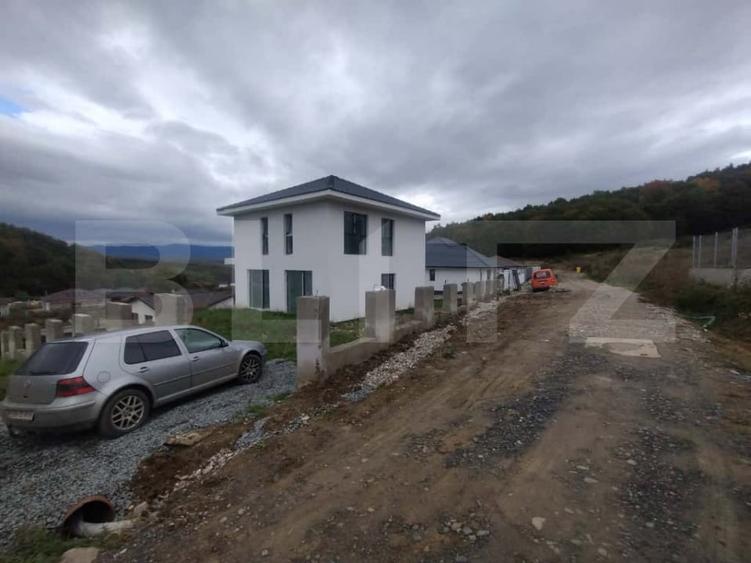 Casă individuală cu 4 camere cu Canalizare în Jelna