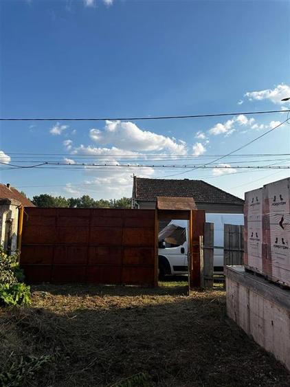 Casă cu 2 camere cu Teren 2635 Mp în Tinca