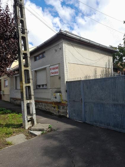 Casă cu 4 camere în Micro 14