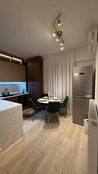 Apartament cu 3 camere decomandat, mobilat în Energia