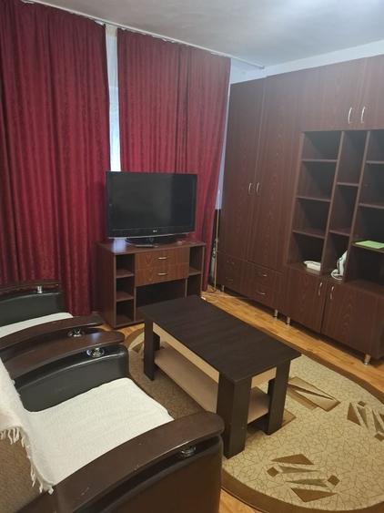 Garsonieră decomandată în Craiovița Nouă