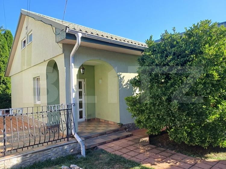 Casă individuală cu 6 camere cu Canalizare în Central