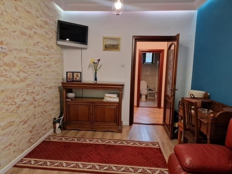 Casă individuală cu 5 camere în Central