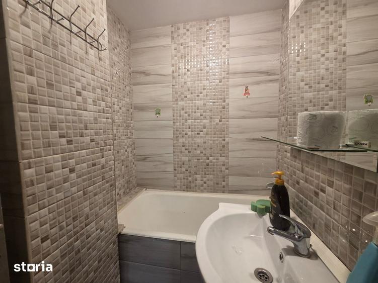 Apartament cu 3 camere decomandat în Mircea cel Bătrân