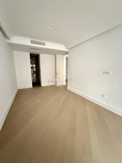 Apartament cu 3 camere semidecomandat în Iancu Nicolae
