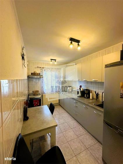 Apartament cu 4 camere decomandat, mobilat în Valea Aurie