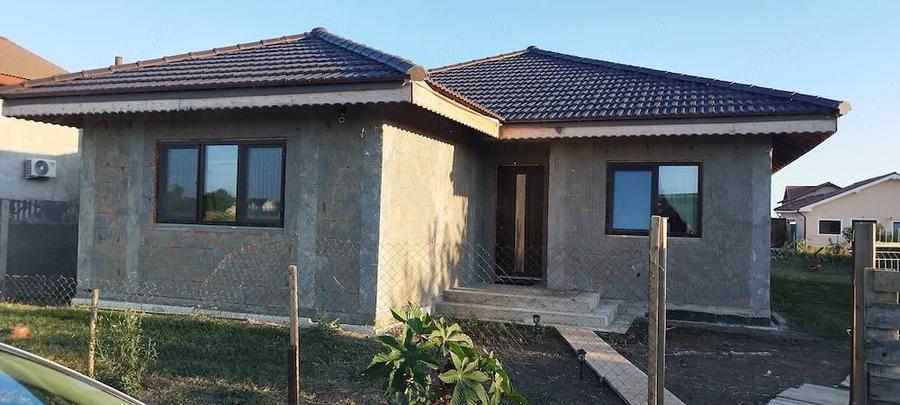 Casă cu 4 camere cu Teren 630 Mp în Central