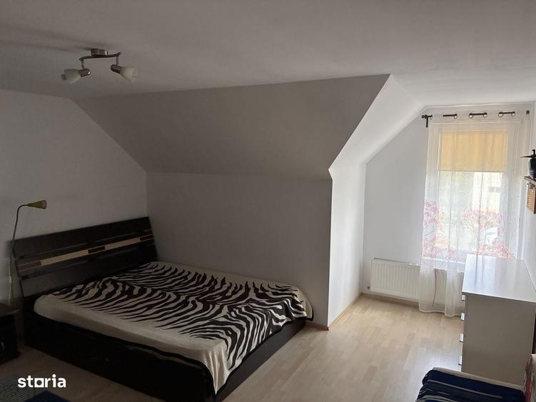 Casă cu 5 camere cu Teren 540 Mp în Sânmihaiu Român