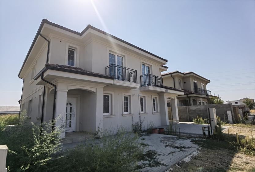 Duplex cu 4 camere cu Canalizare în Giroc