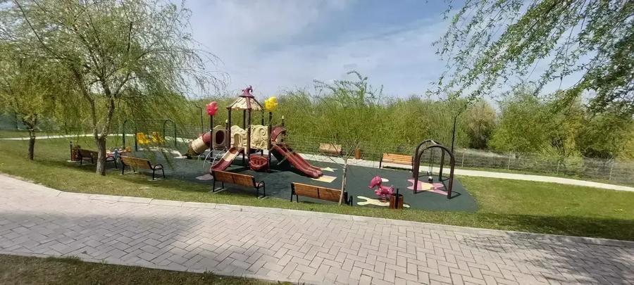 Apartament cu 3 camere decomandat, mobilat în Pipera
